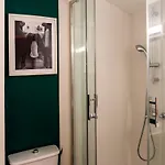 Duplex Sur Cour, Rue Caponière