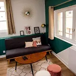 Duplex Sur Cour, Rue Caponière