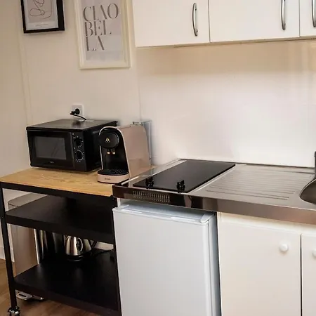 Duplex Sur Cour, Rue Caponiere Apartment