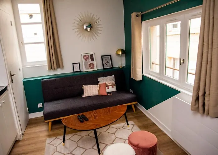 Duplex Sur Cour, Rue Caponiere